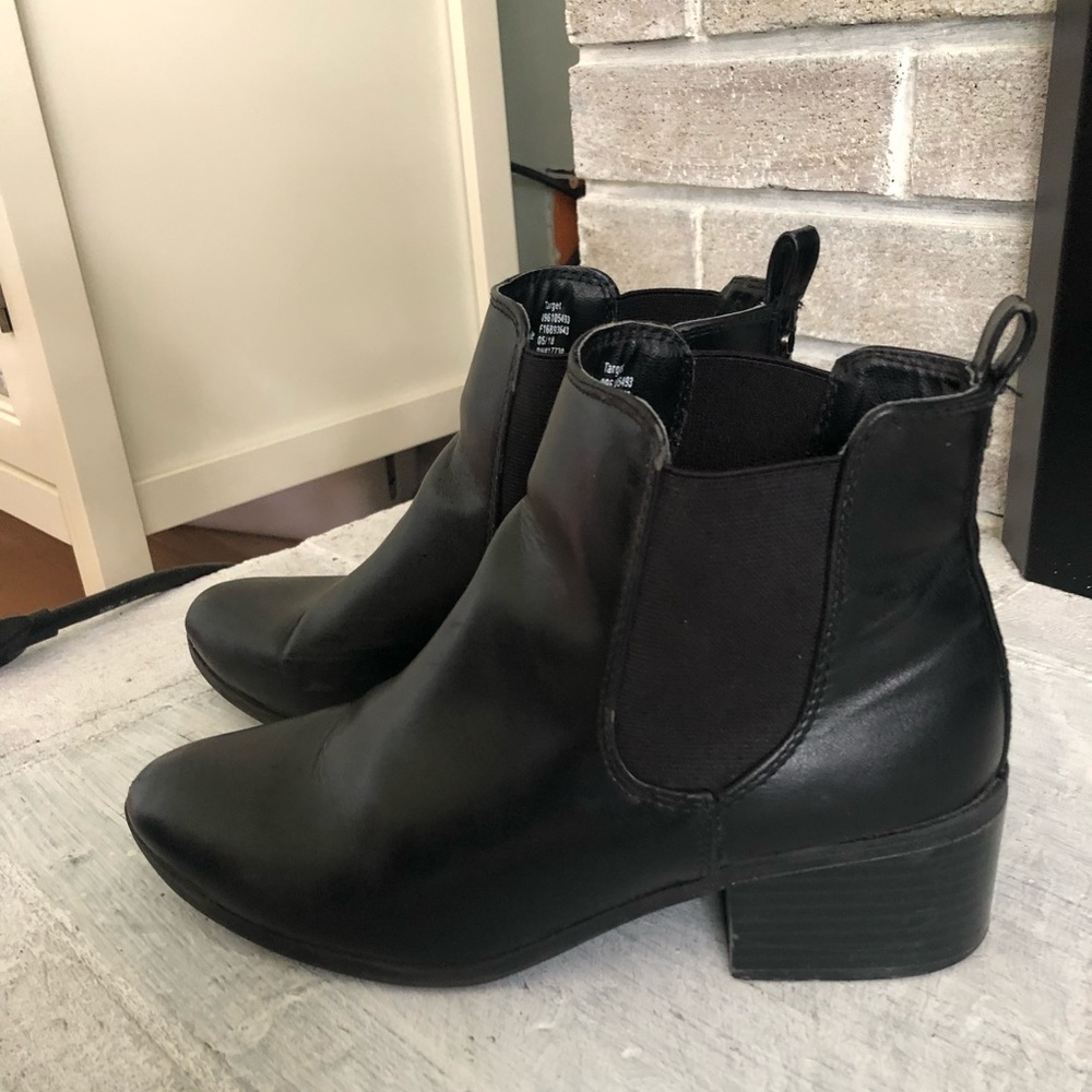 Black Ellie Chelsea Boots! Gently Used!